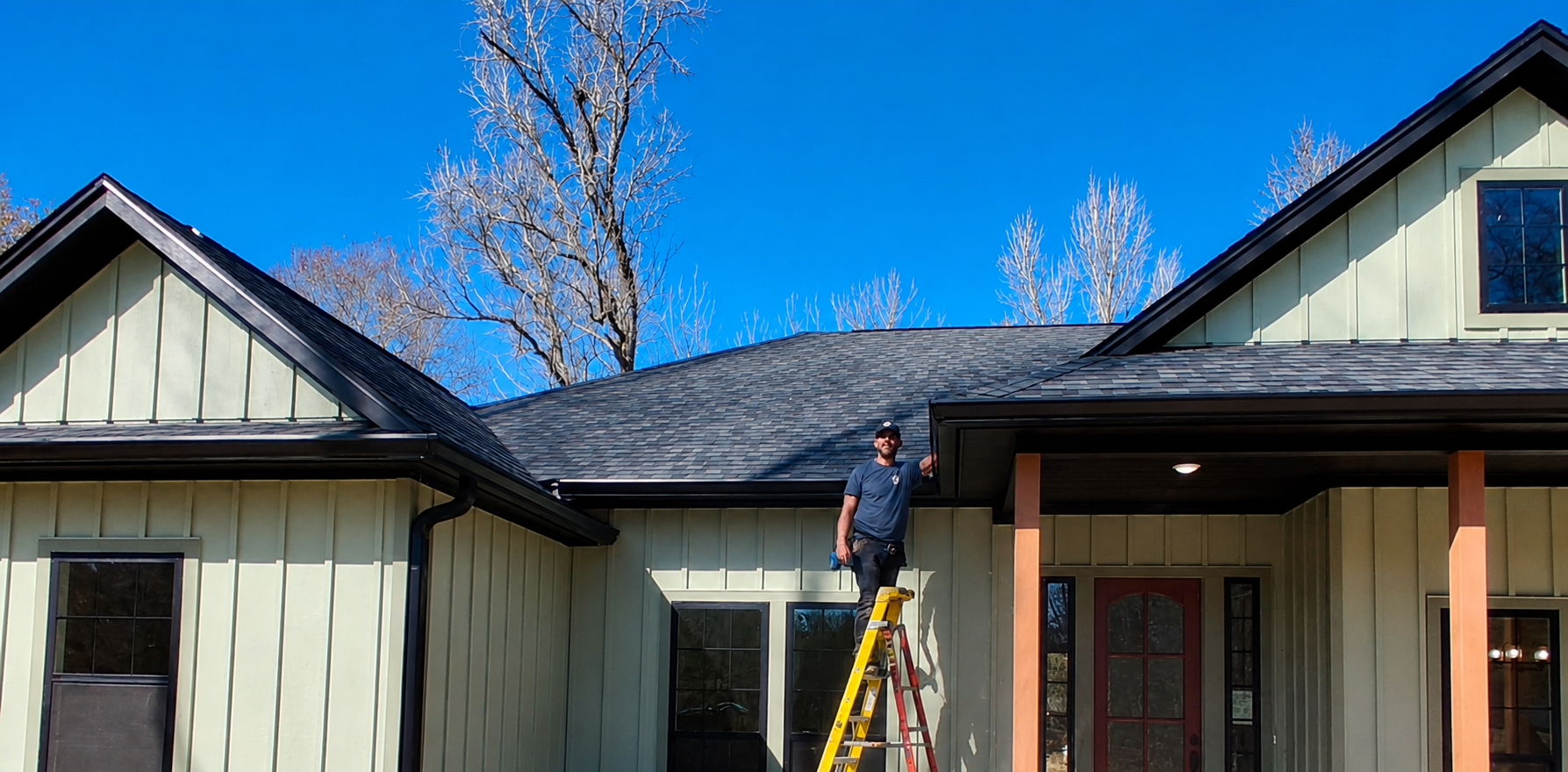 Professional gutter cleaning service in Atascocita Texas
