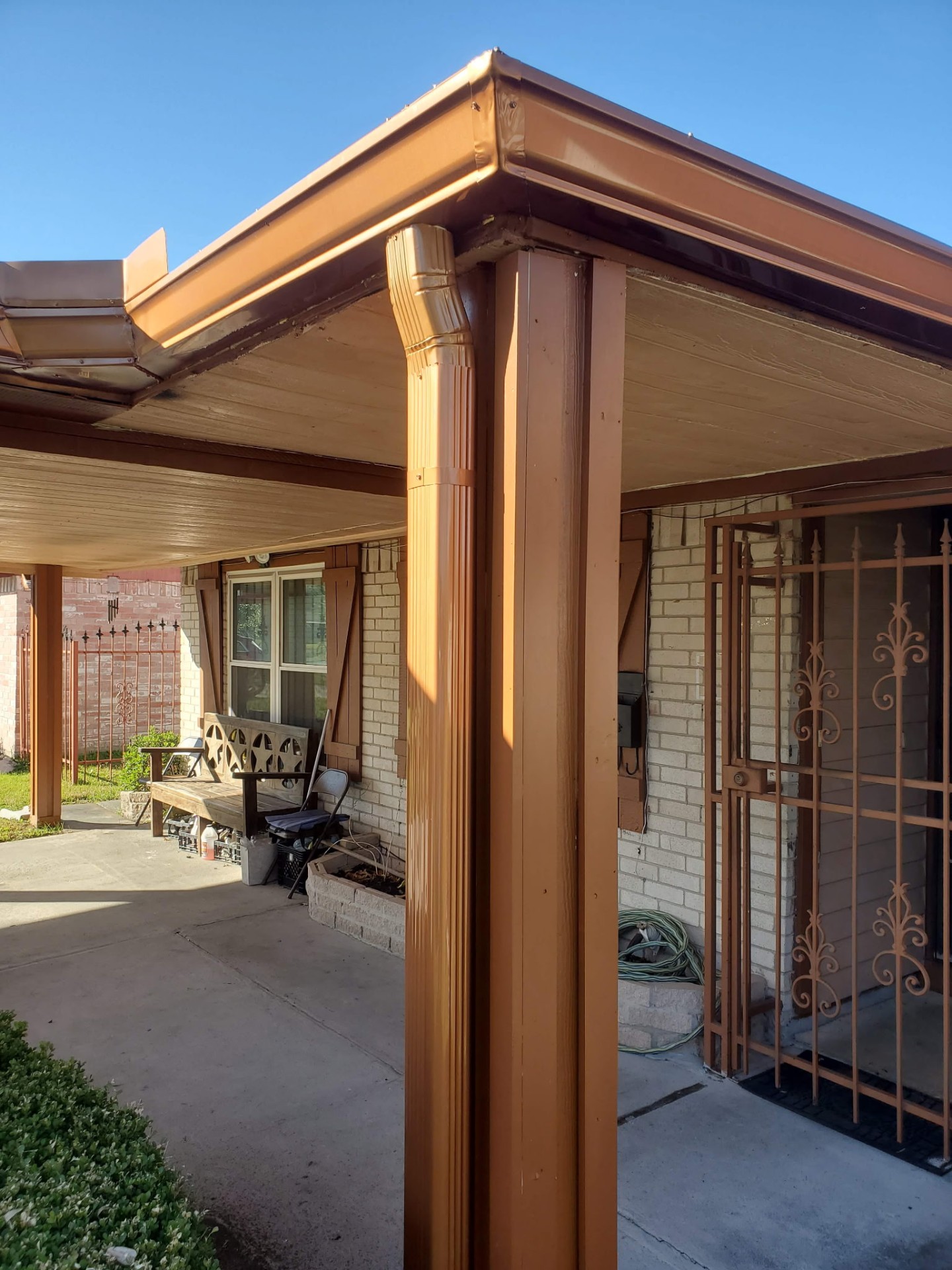 Seamless residential gutter installation in Montgomery County Texas
